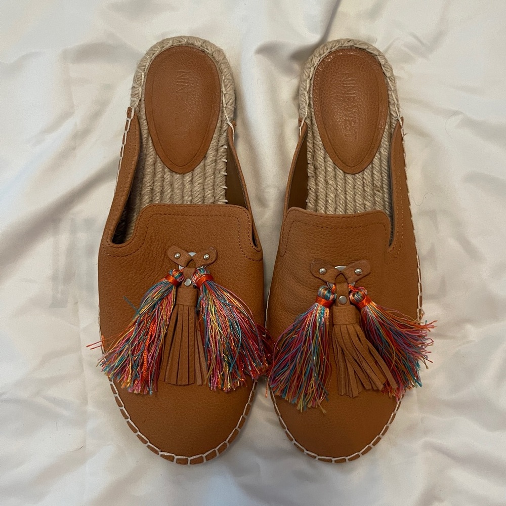 Nine West Tassel Slides Size 9
